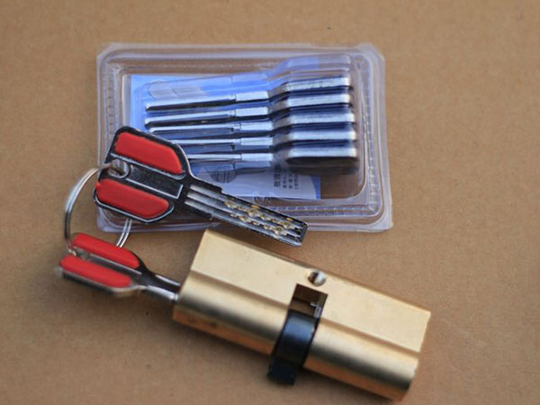 禅城24小时上门开锁公司